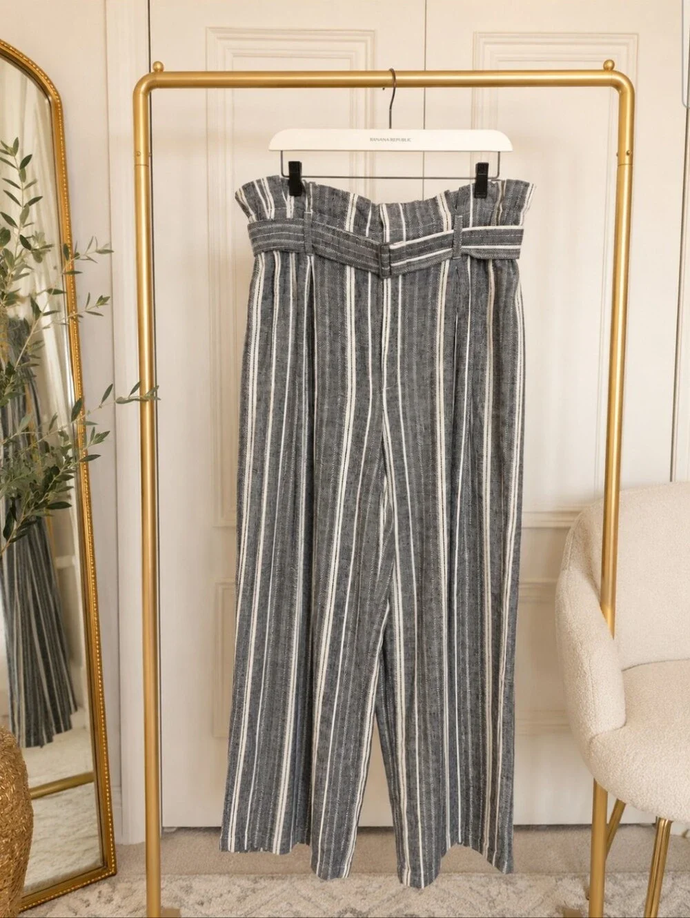 Banana Republic chic classic
